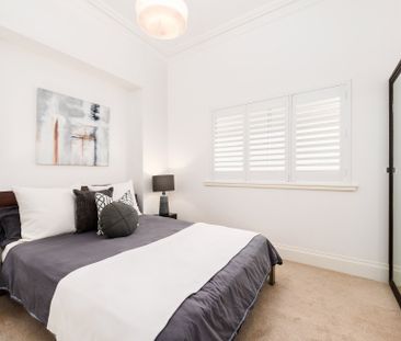 Spacious Single-level Layout - Photo 3
