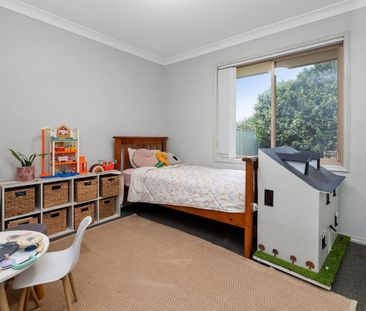 SPACIOUS FAMILY HOME IN PRIME LOCATION!! - Photo 5