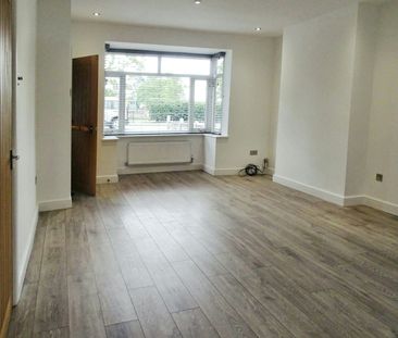 Semi-detached house to rent on - Photo 2