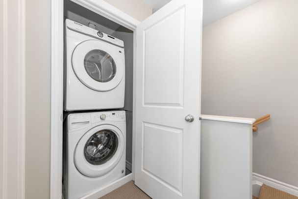 For Lease - 300 Des Tilleuls Private Unit# B, Orleans - Cumberland and Area, Ontario - Photo 1