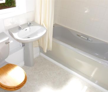 ElfordGrove, MarstonGreen, Birmingham - Photo 5