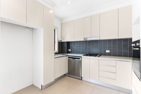 Oversized Townhouse in Ideal Locale - Photo 3