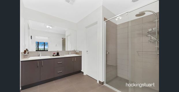 SPACIOUS FAMILY HOME IN KINBROOK ESTATE OF DONNYBROOK - Photo 1