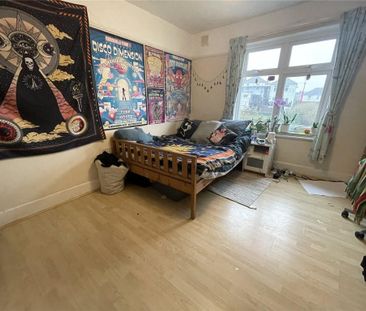 4 bedroom detached house to rent - Photo 3