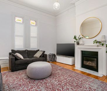 Commanding & Elegant return verandah Villa - Photo 4