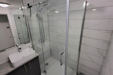 Caledonian Road - Photo 5