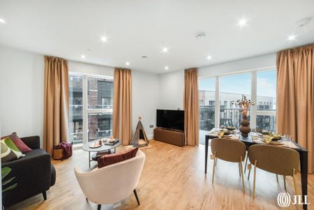 3 bedroom flat to rent - Photo 2