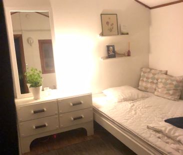 Åkeredsvägen, Västra Frölunda - Photo 2