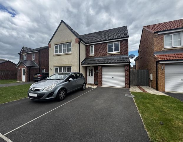4 bedroom detached house to rent - Photo 1