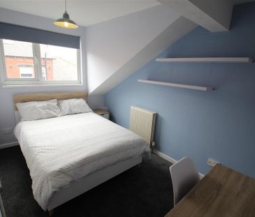 5 bedroom terraced house to rent - Photo 4