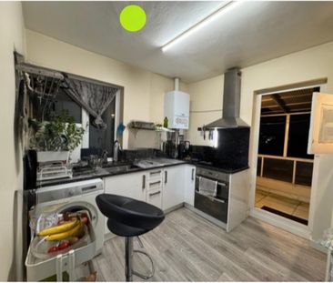 2 bed Maisonette for Rent - Photo 3