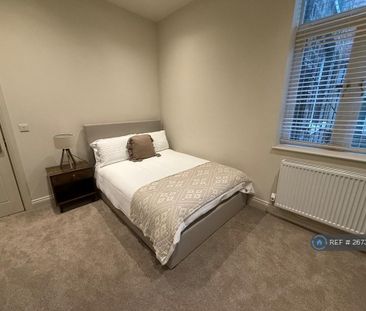 1 bedroom in a house share to rent - Photo 2