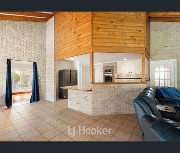 Coastal Living Just Steps from Geographe Bay - 6 Month Lease - Photo 2