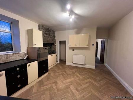 2 bedroom property to rent in Bacup - Photo 3