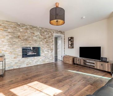 11 Lady Wallace Green, Lisburn, BT28 3NX - Photo 3