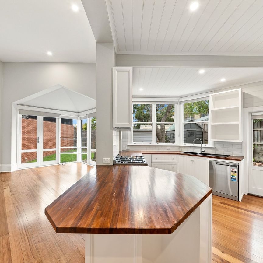 102 Maribyrnong Road, Moonee Ponds VIC 3039 - Photo 1
