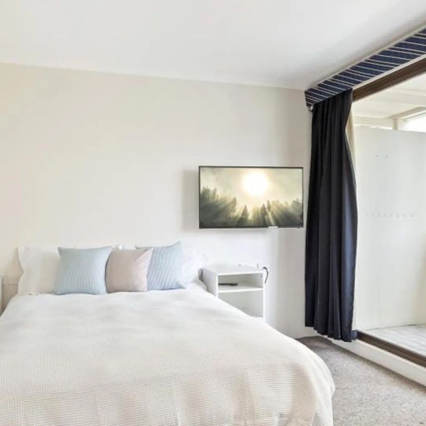 Modern Studio in the Heart of Manly - Photo 1