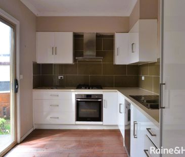 Charming 3-bedroom home - Photo 4