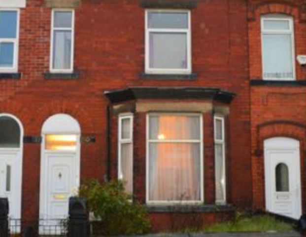 Memorial Road Room 2 - Photo 1