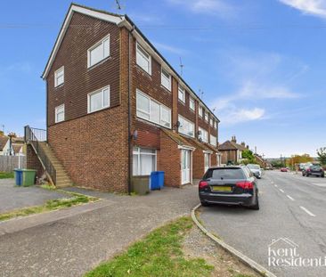 3 bedroom flat to rent - Photo 3