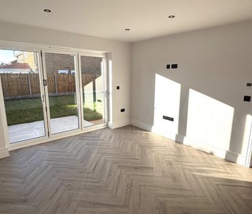 3 bedroom bungalow to rent - Photo 1