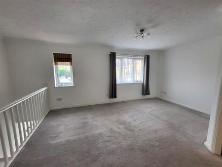 2 bedroom maisonette to rent - Photo 4