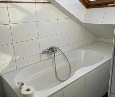 DG Wohnung 65qm Möbliert ideal als WG oder 2 Personen - Foto 1