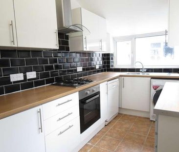 Bedroom Detached House In Charminster, BH8 - Photo 4