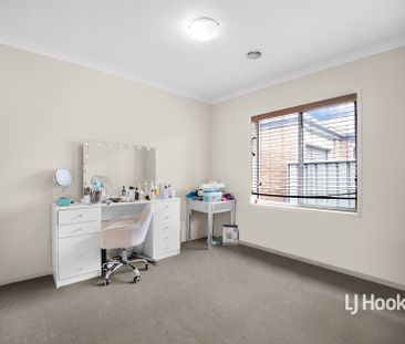 37 Hatfield Place, Deer Park VIC, Belconnen - Photo 5