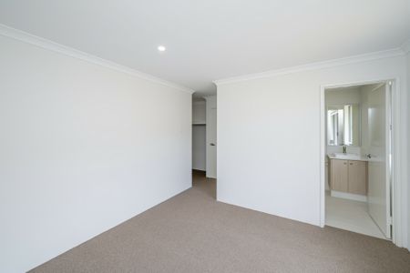 Brand new home awaits - Photo 3