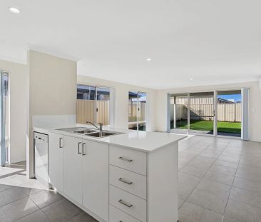 Beachside Family Living at Its Best - 3 Anaconda Loop, Dawesville - Photo 4