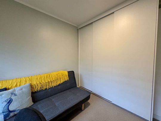 Modernised two bedroom unit-pet friendly - Photo 1