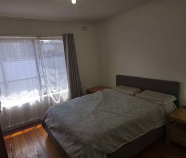 Thomastown - Photo 2