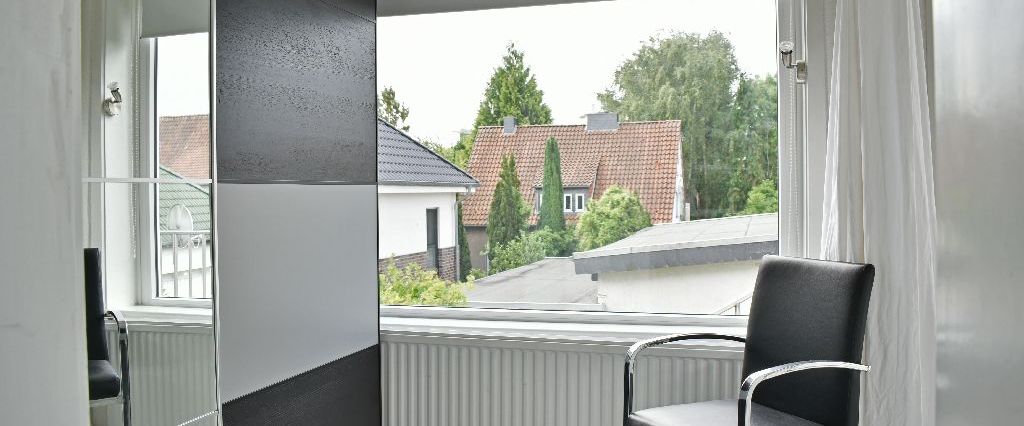 Ahlem, Schöner Wohnen mit großer Terrasse und Blick in den Garten - Foto 1