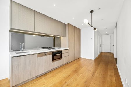 Executive Designer Apartment ** Available Now ** - Photo 3