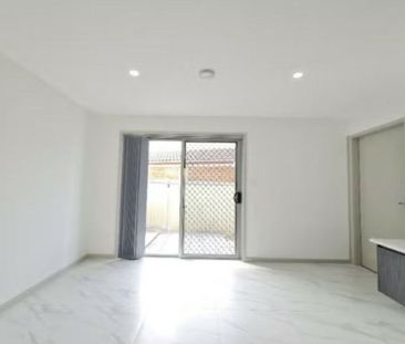 MODERN GRANNY FLAT IN BOSSLEY PARK! - Photo 3