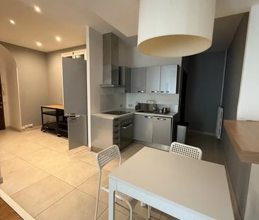 Location Appartement 2 pièces 55m² NICE 06000 - Photo 3