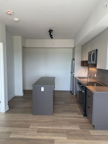 280 Montgomery - Photo 2