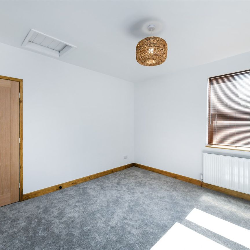 Mansfield Road, NG5 - Photo 1