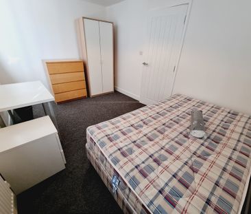 2 Bed Student Accommodation - Photo 3