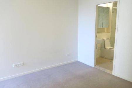 2 BEDROOM LUXURY APARTMENT IN DESIGNER COMPLEX - Photo 2