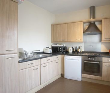 2 bedroom Flat To Let - Photo 5