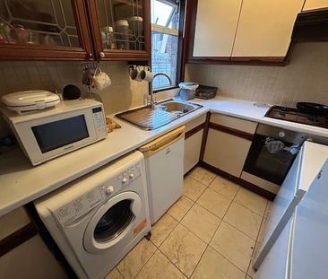 2 bedroom end of terrace house to rent - Photo 4