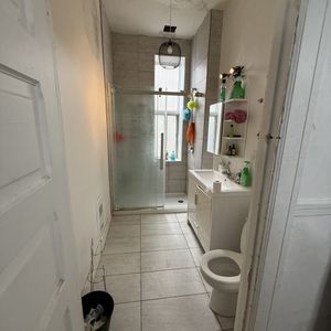 Little Burgundy - 3 Bedrooms - July 1 - Photo 3