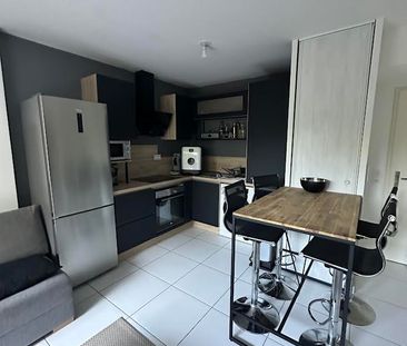 Location Appartement 2 pièces 37m² PERIGNAT LES SARLIEVE 63170 - Photo 4