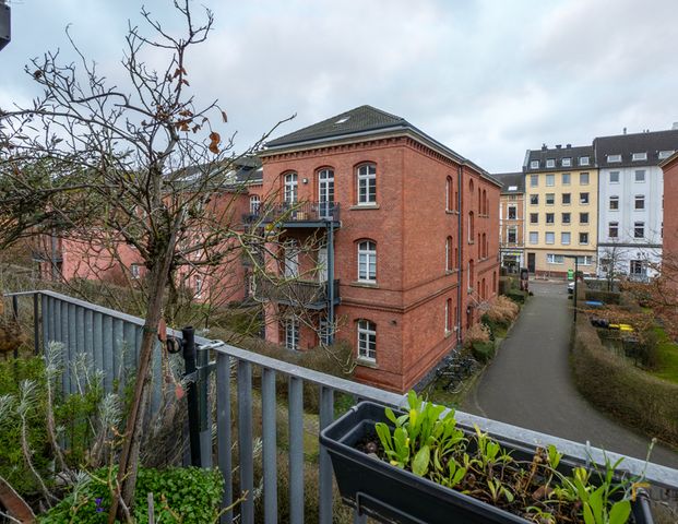 Moderne 3 Zimmer Wohnung im Herzen von Düsseldorf Derendorf, inkl. Einbauküche, TG und Balkon - Photo 1