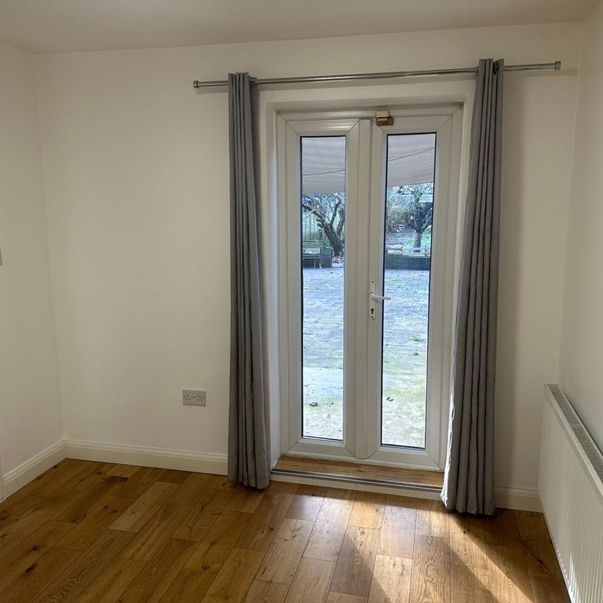 4 Bed End Terrace, Abbots Wood Road, LU2 - Photo 1