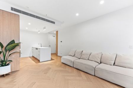 Premium Two-Bedroom Luxury Apartment close to all Amenities - Photo 2