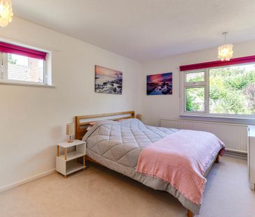 4 bedroom detached house to rent - Photo 3