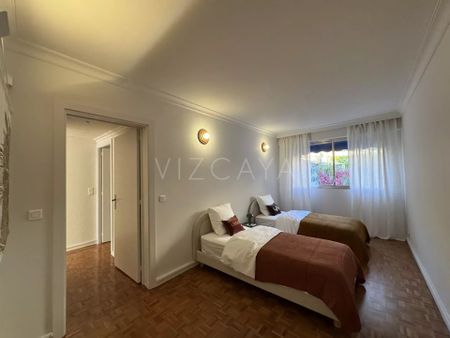 Location Appartement 6 pièces 188m² NICE 06300 - Photo 5